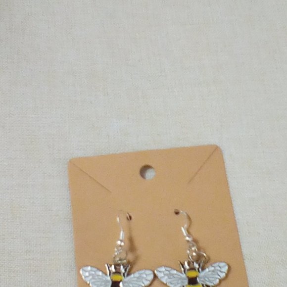 Earrings - Picture 2 of 3